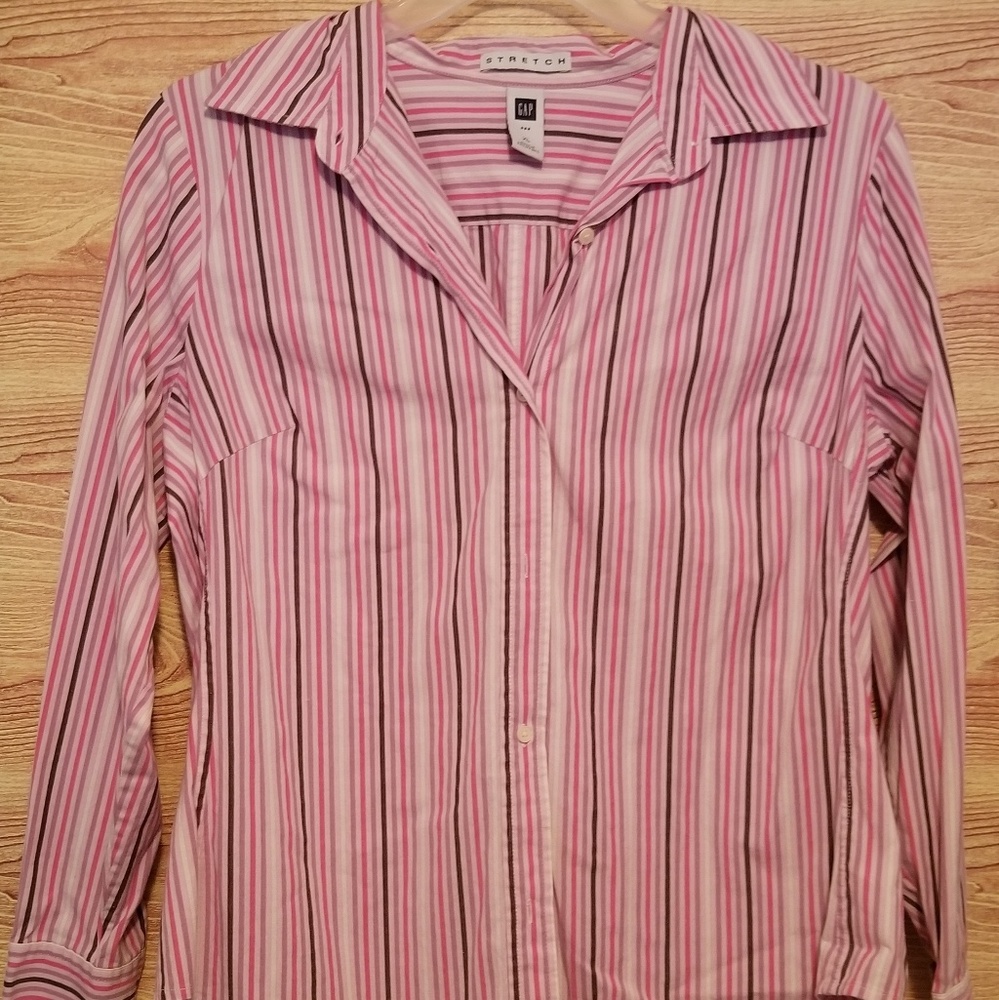 🚩Gap stripe button up top